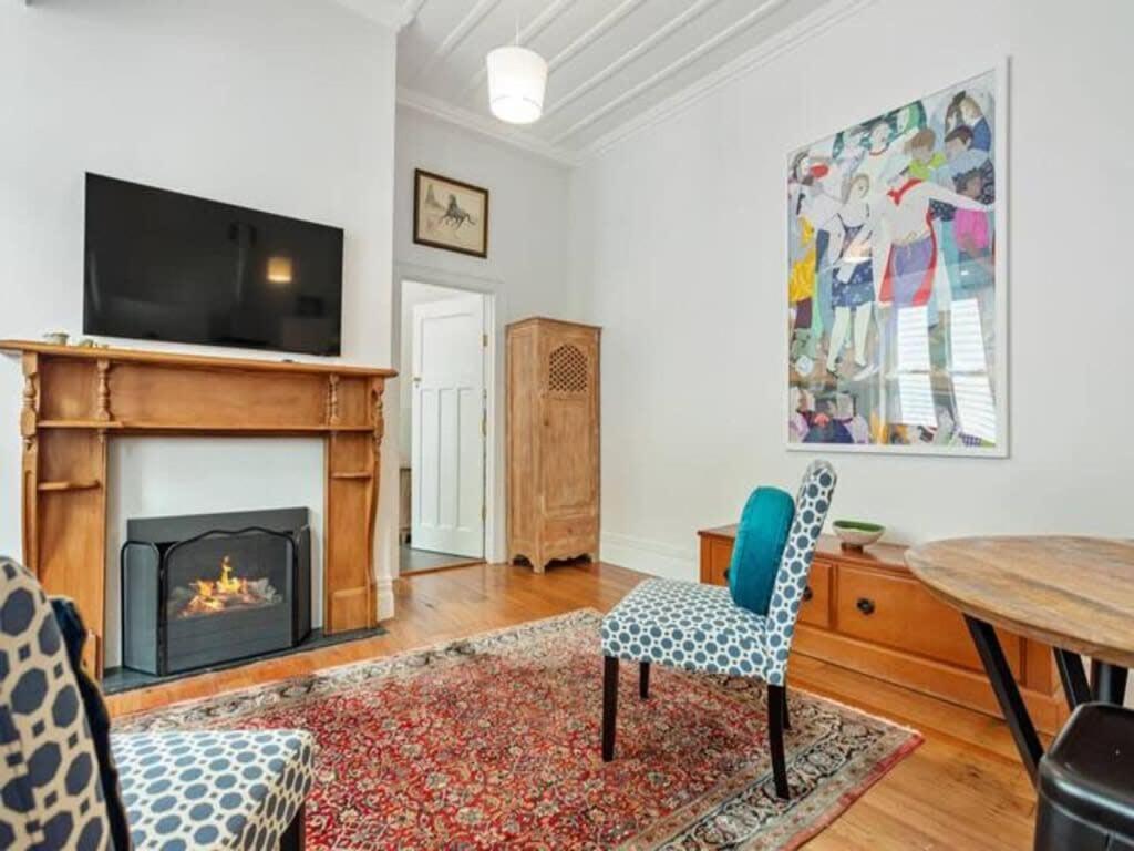 Cheerful 1 Bedroom Home With Free Parking Оукланд Екстериор снимка