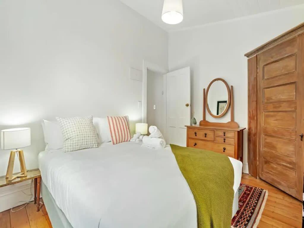 Cheerful 1 Bedroom Home With Free Parking Оукланд Екстериор снимка